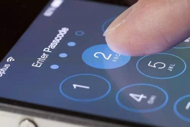 How hackers can access iPhone contacts and photos without a password